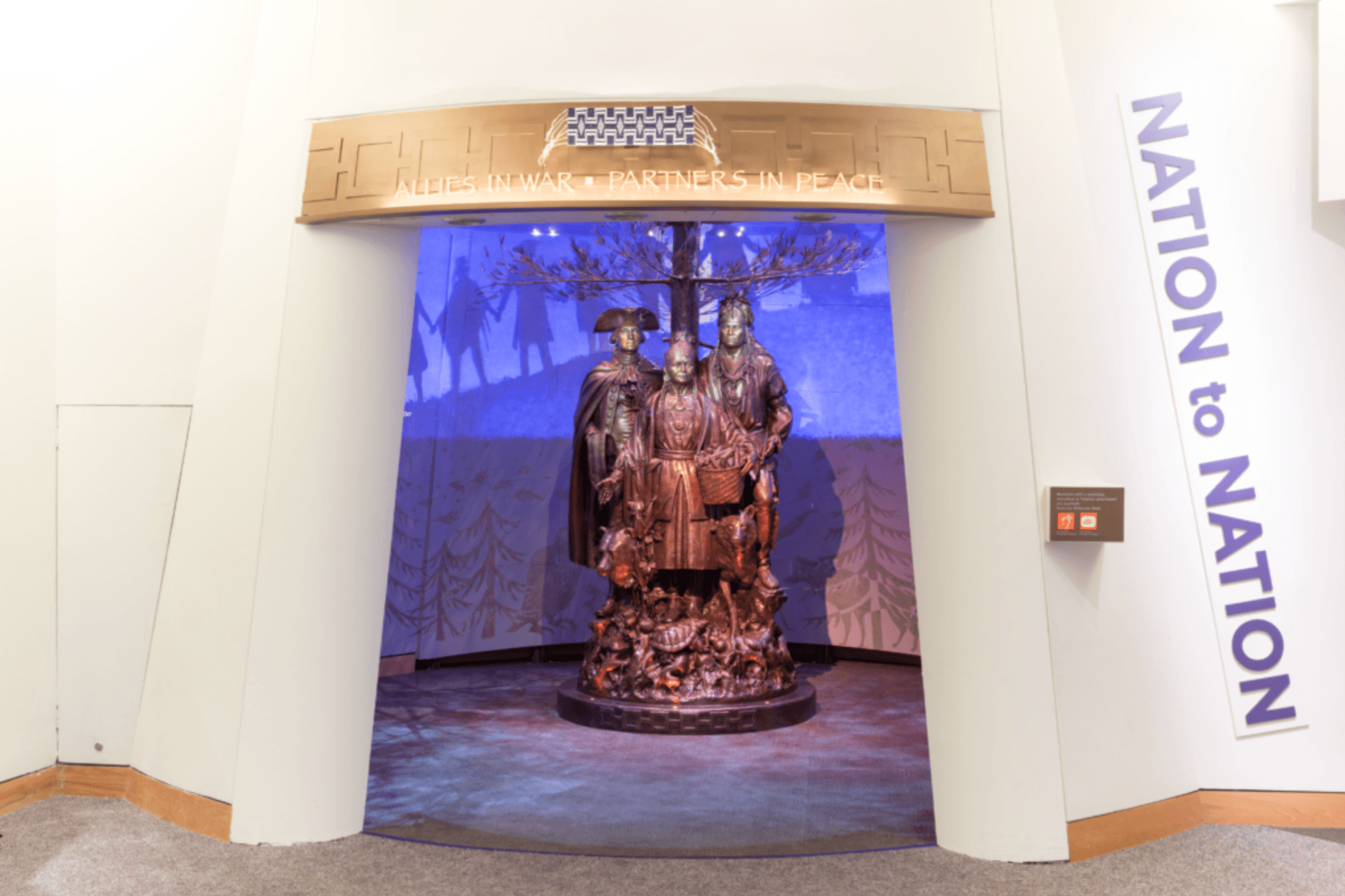 Photo of bronze statue